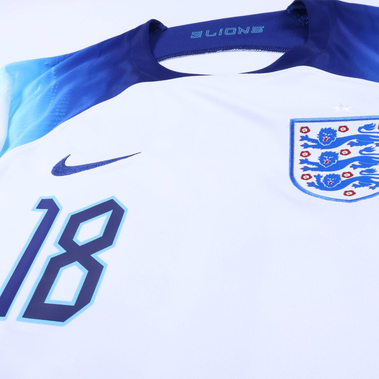 England Alexander-Arnold #18 2022/23 Home Shirt - M