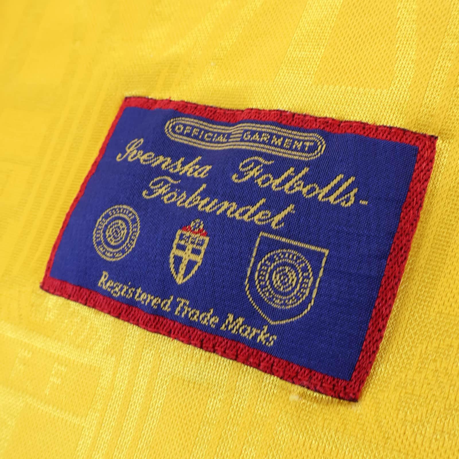 Sweden 1996/98 Home Shirt - XL