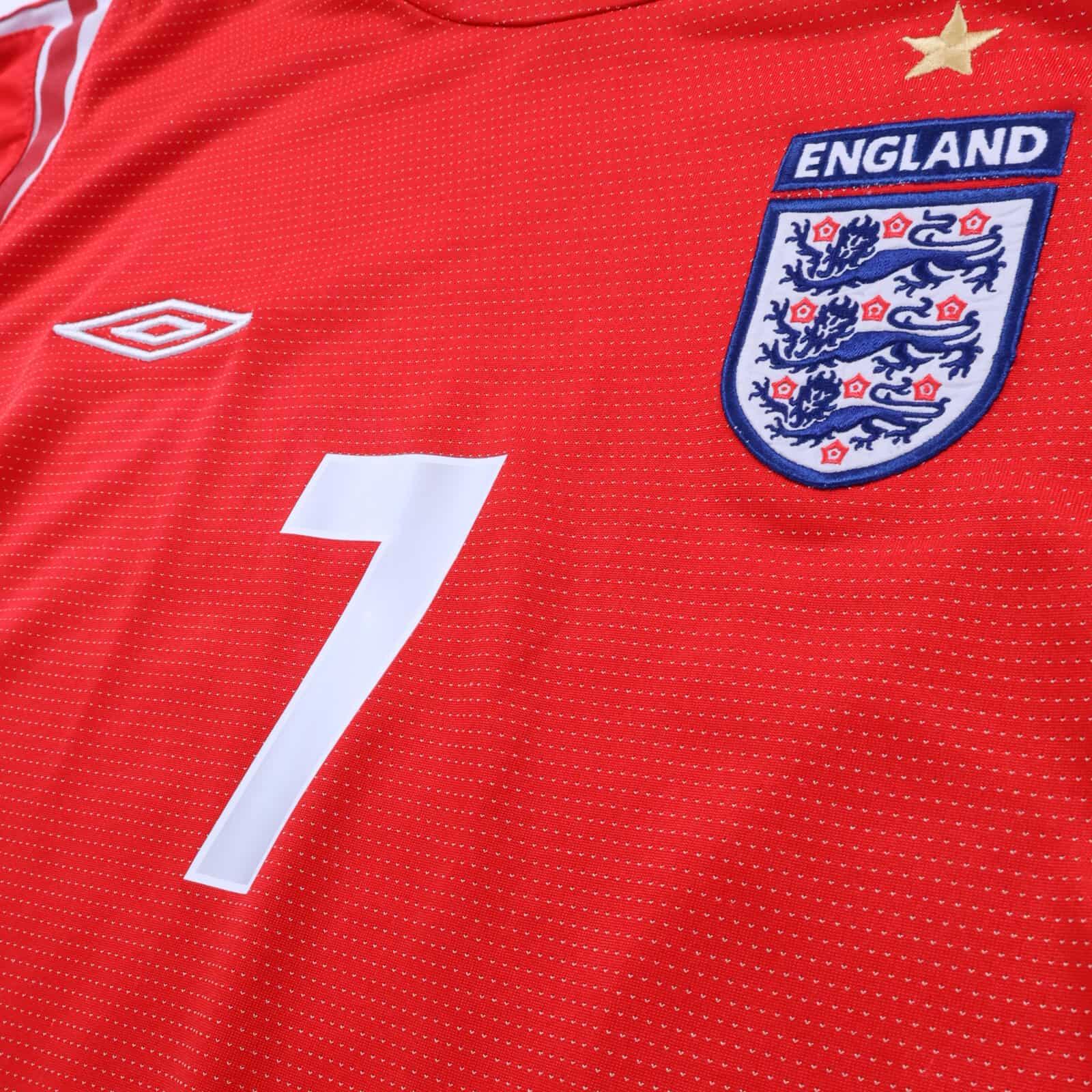 England Beckham #7 2004/05 Away Shirt - M
