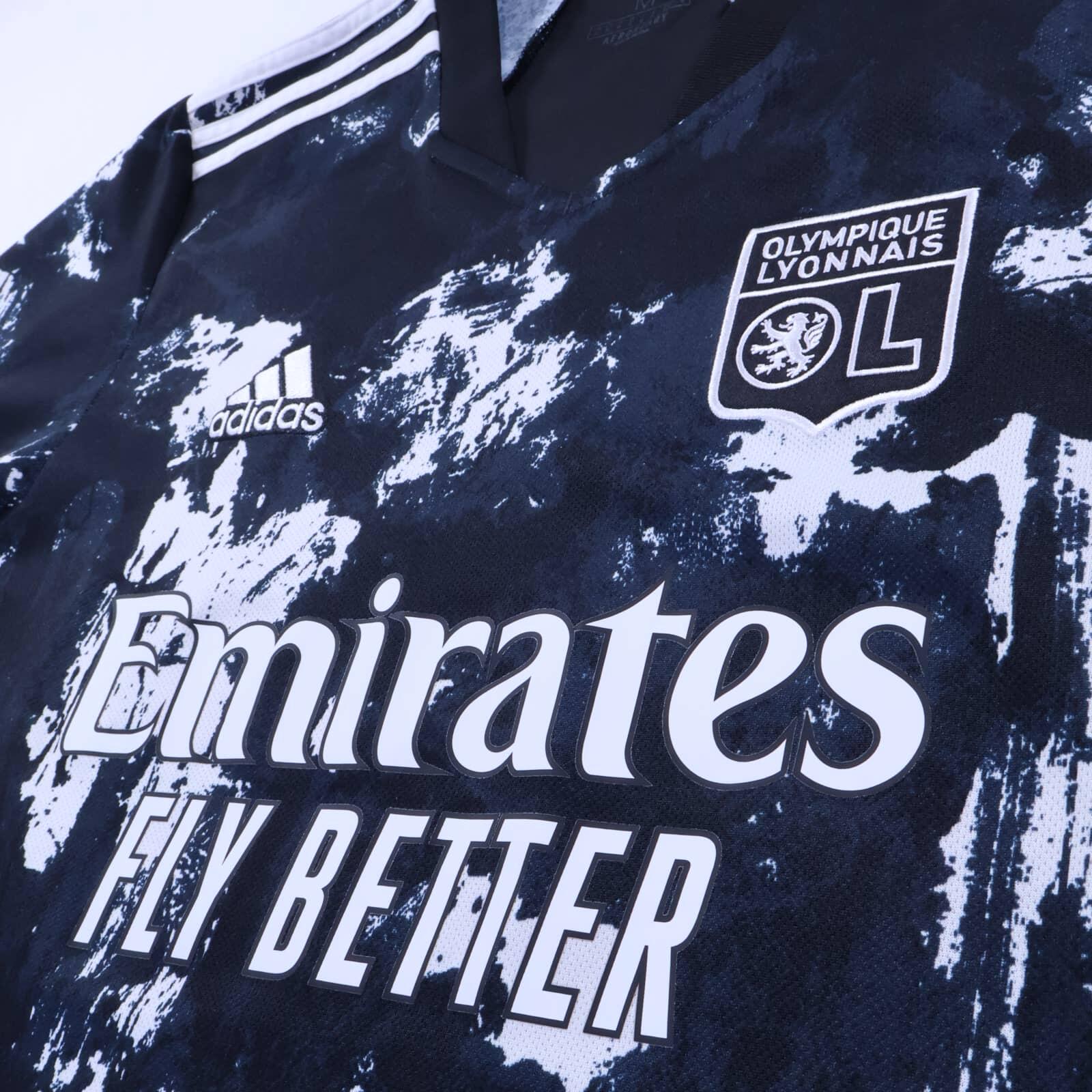 Olympique Lyonnais 2021/22 Third Shirt - M