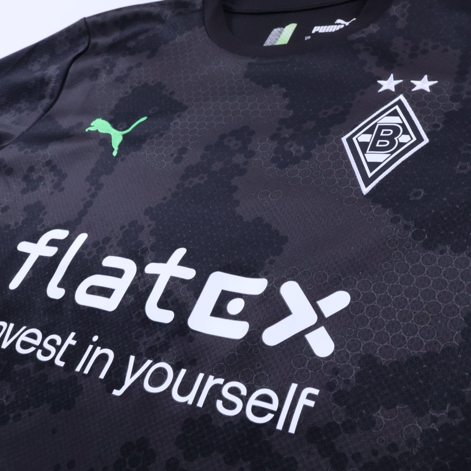 Borussia Monchengladbach 2022/23 Third Shirt - M