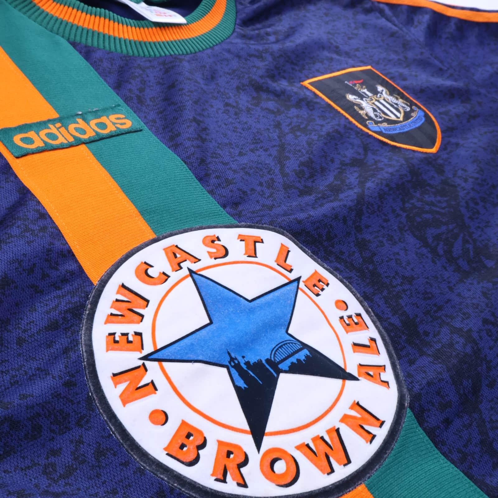 Newcastle United Asprilla #11 1997/98 Away Shirt - L