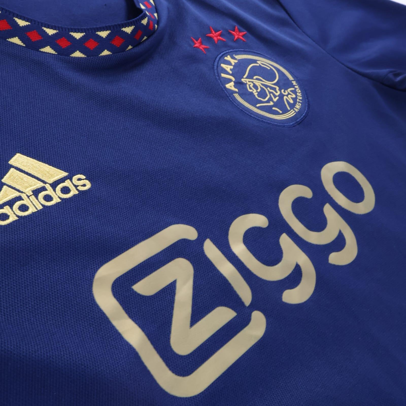 Ajax 2022/23 Away Shirt - M