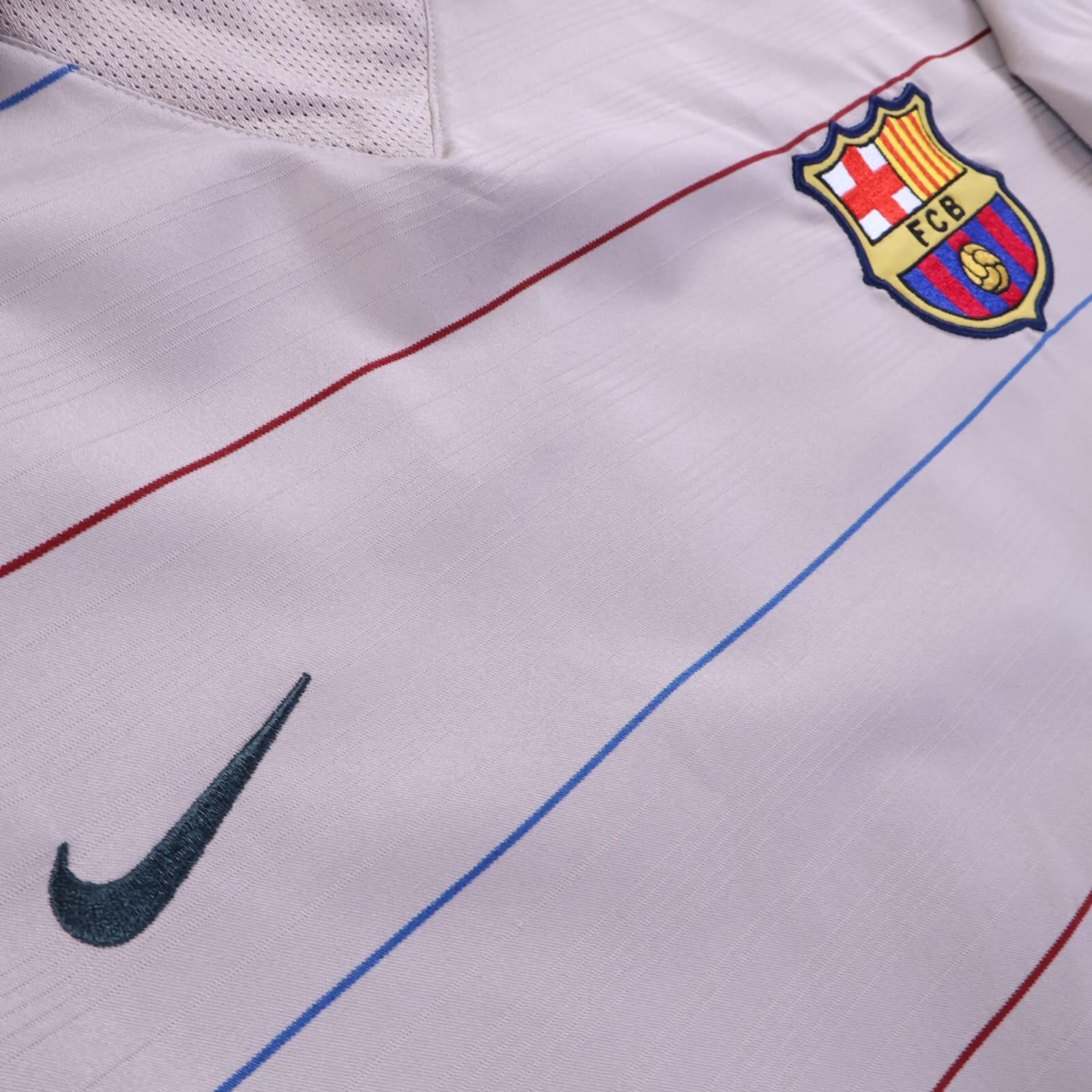 *MINT* Barcelona Ronaldinho #10 2003/04 Away Shirt - XL