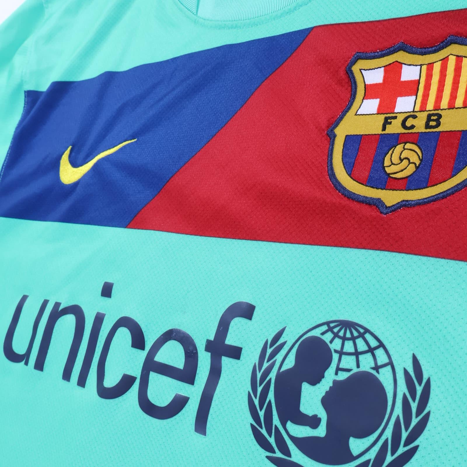 Barcelona Xavi #6 2010/11 Away Shirt - L
