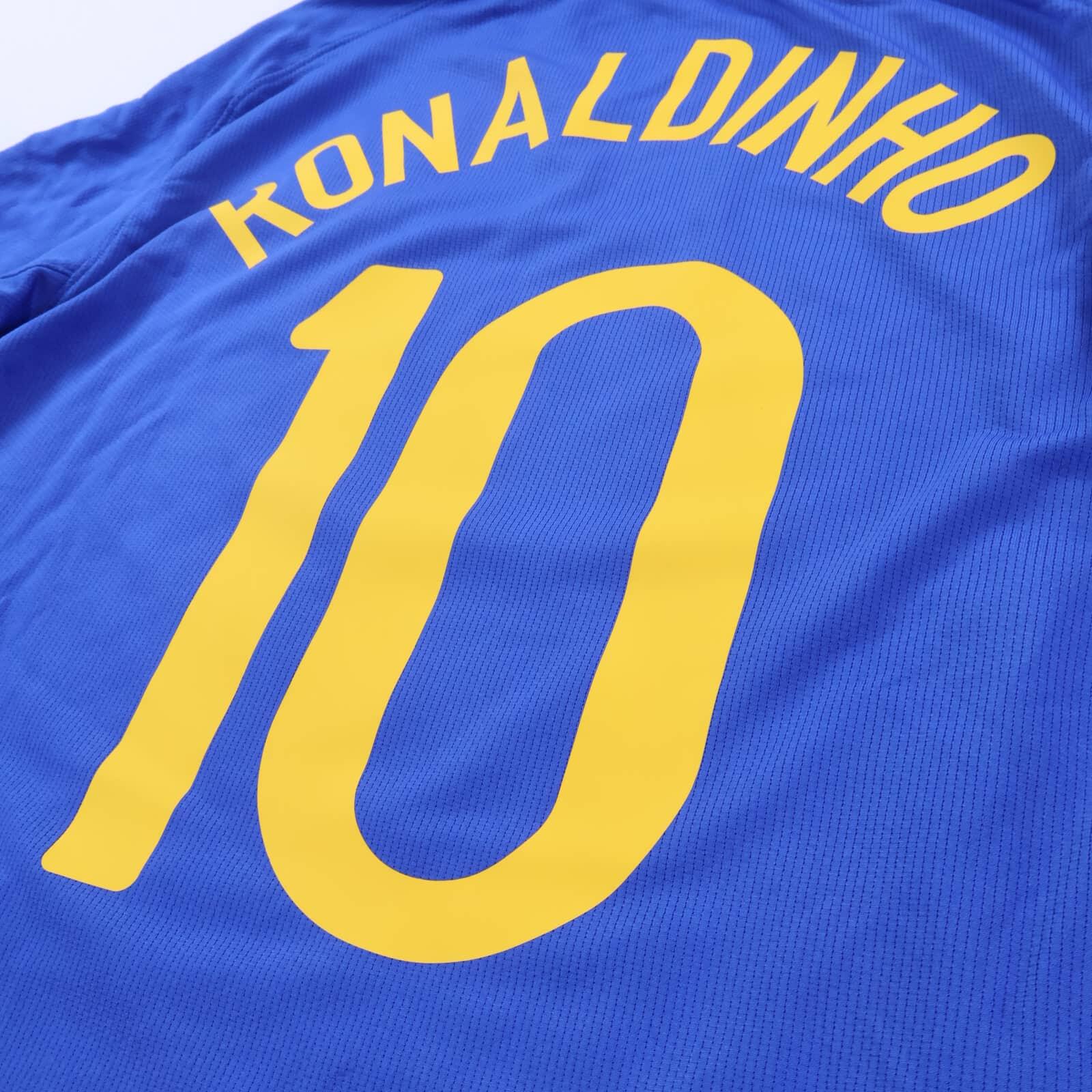 Brazil Ronaldinho #10 2008/10 Away Shirt - M