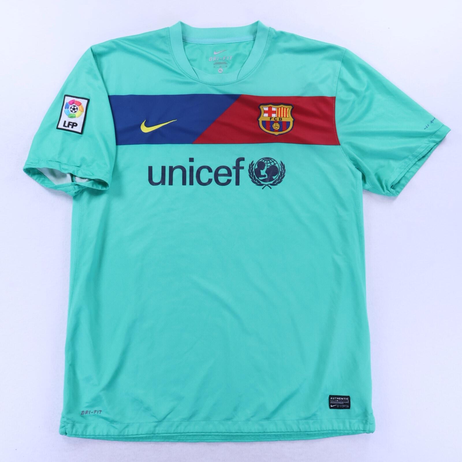 Barcelona David Villa #7 2010/11 Away Shirt - XL