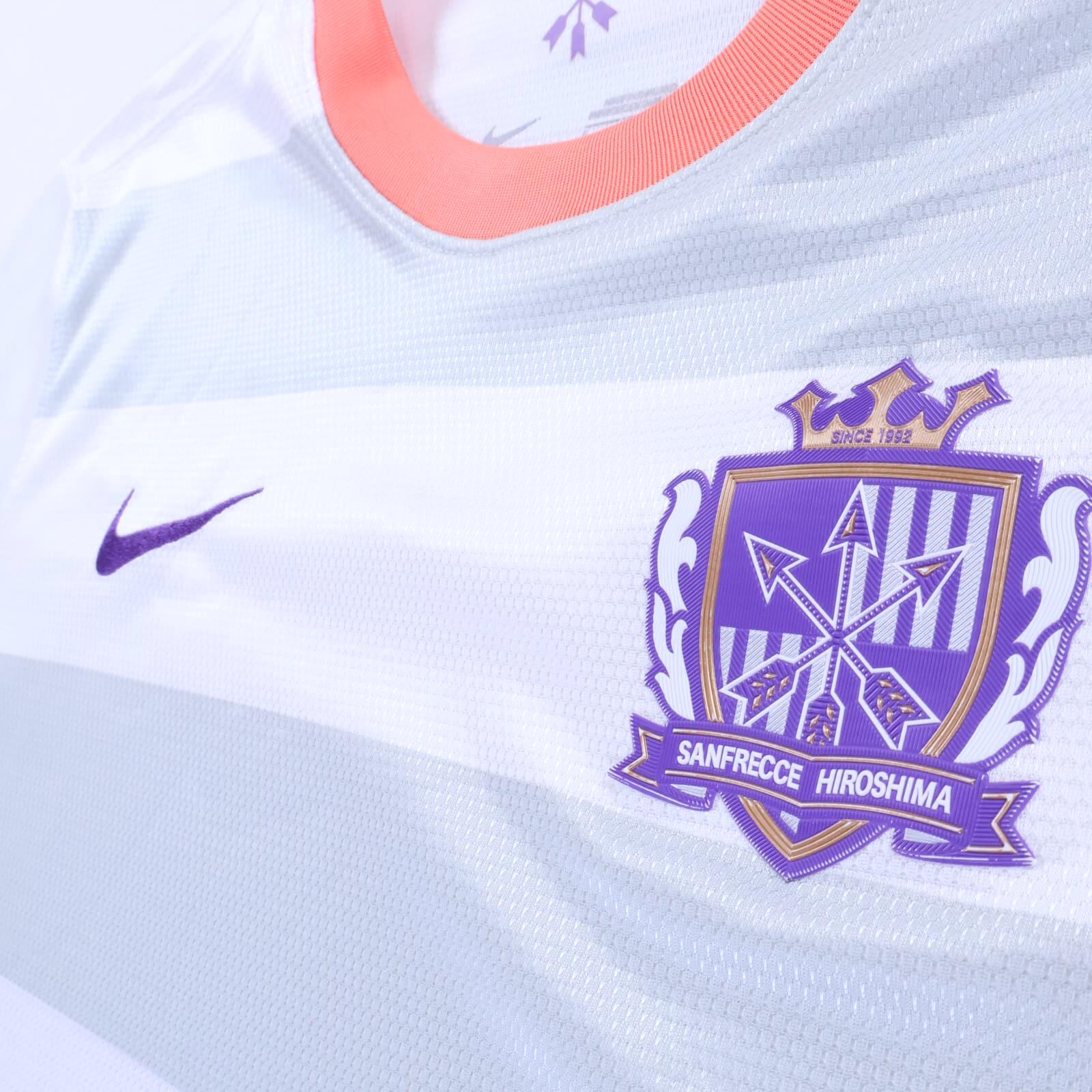 Sanfrecce Hiroshima 2013 Third Shirt - L