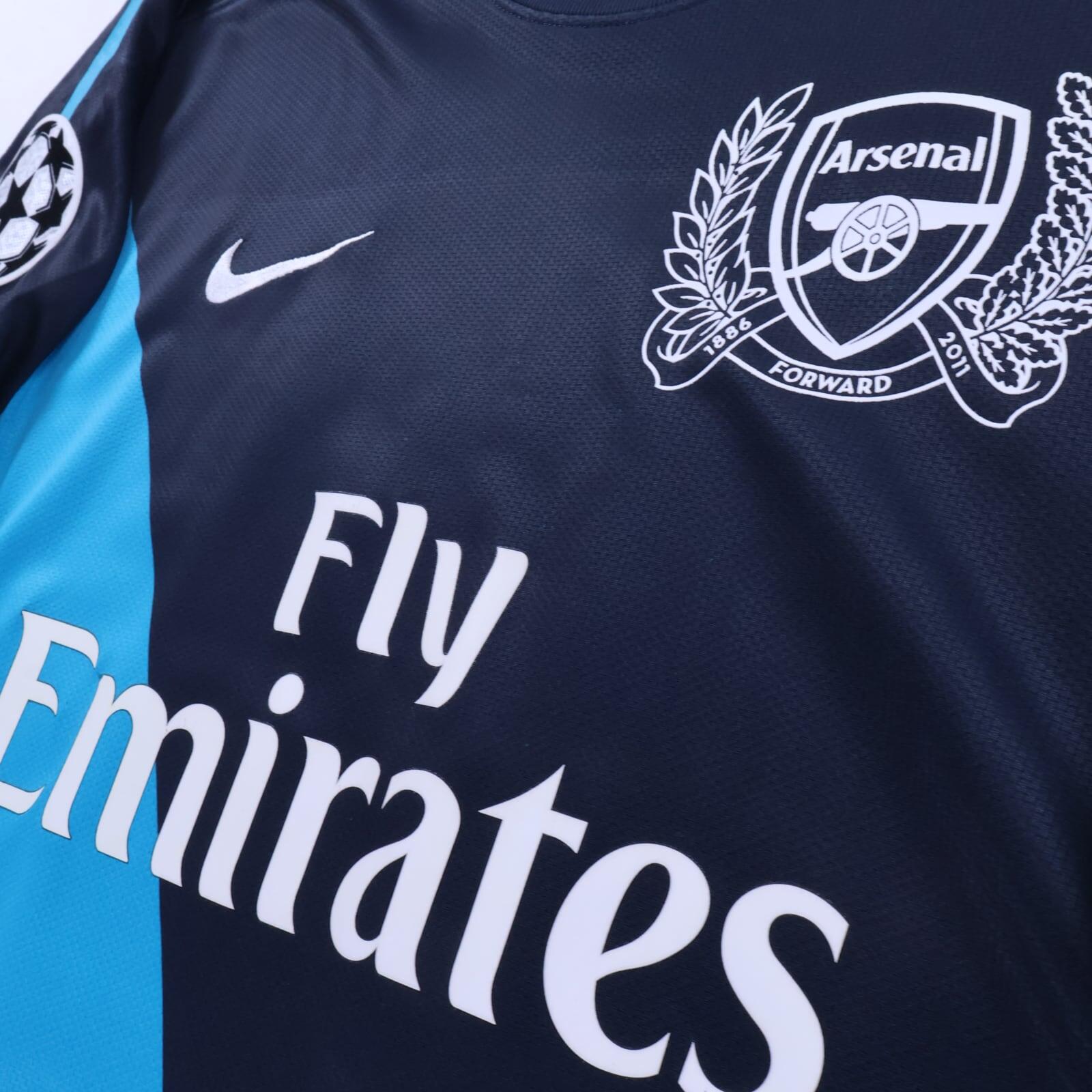 Arsenal Henry #12 2011/12 Away Shirt - M