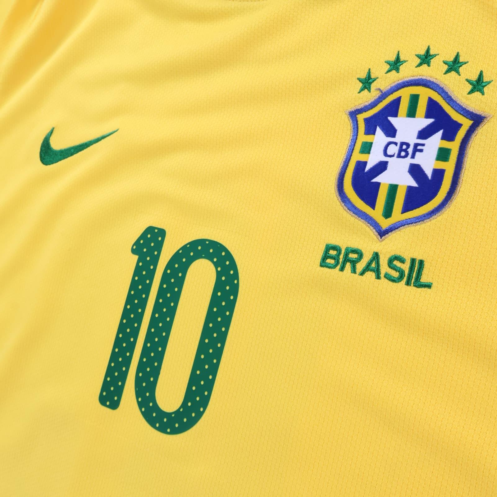 Brazil Ronaldinho #10 2010/11 Home Shirt - L