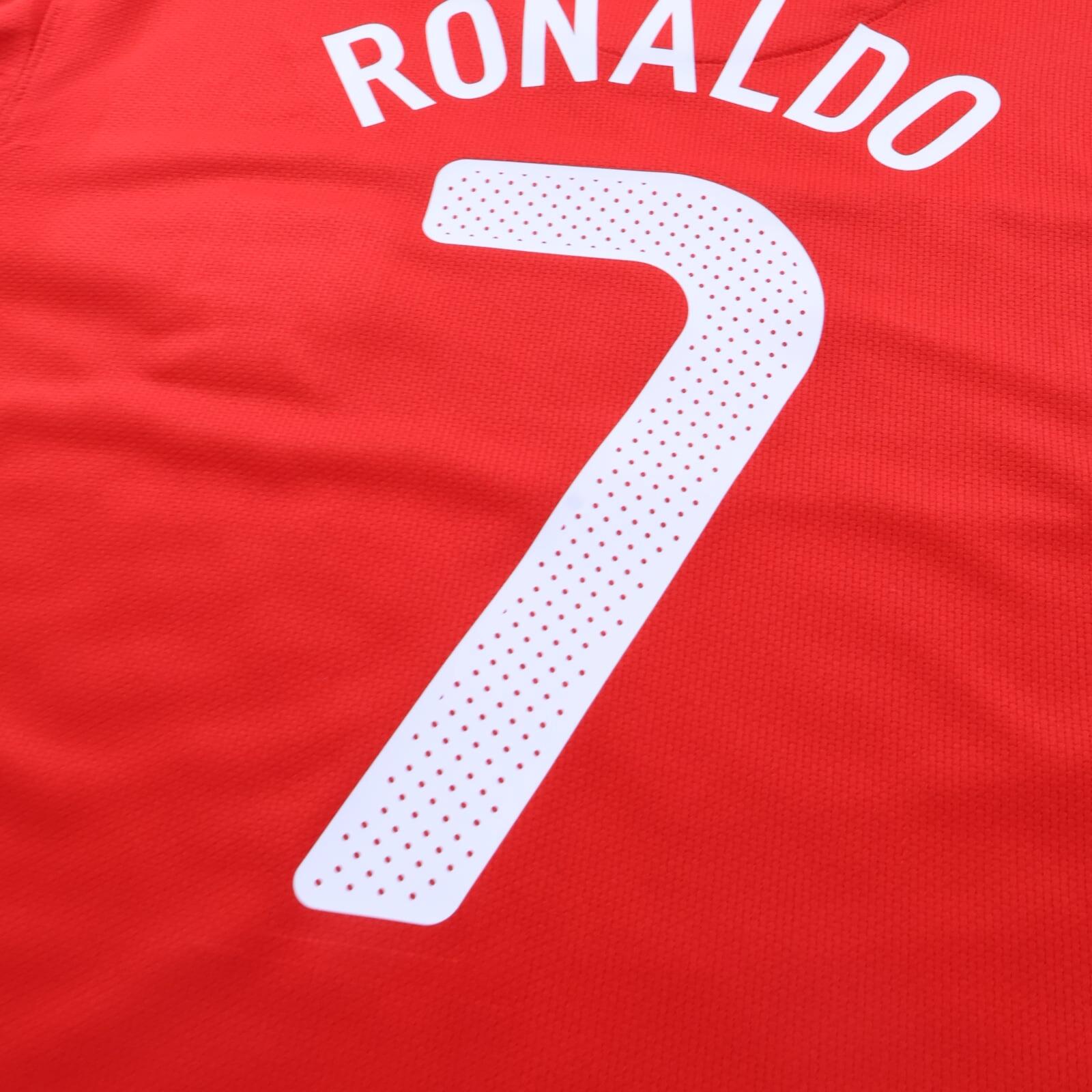 *MINT* Portugal Ronaldo #7 2010/11 Home Shirt - XL