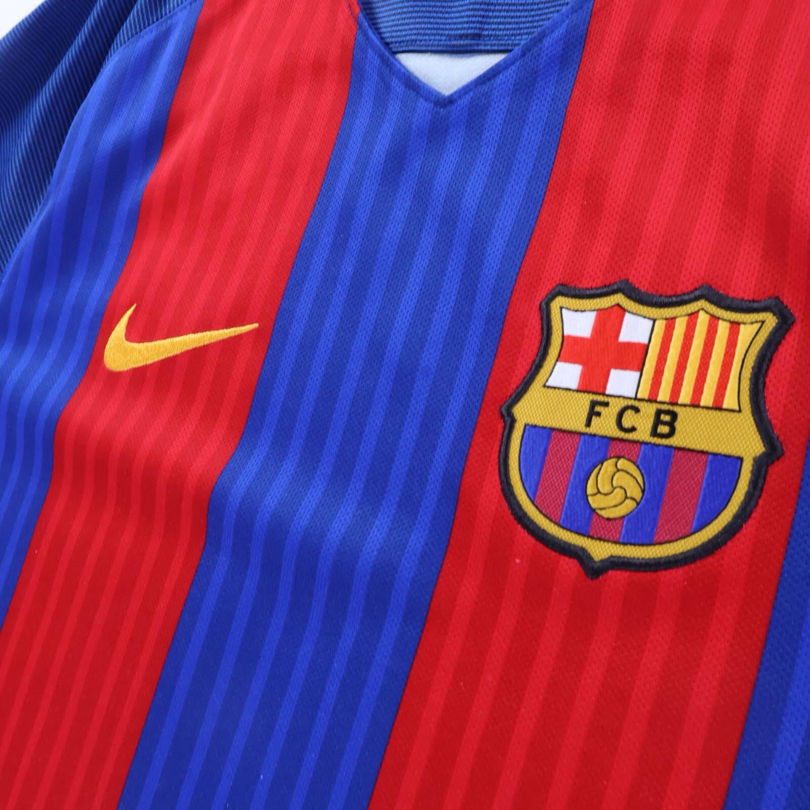 Barcelona Suarez #9 2016/17 Home Shirt - M