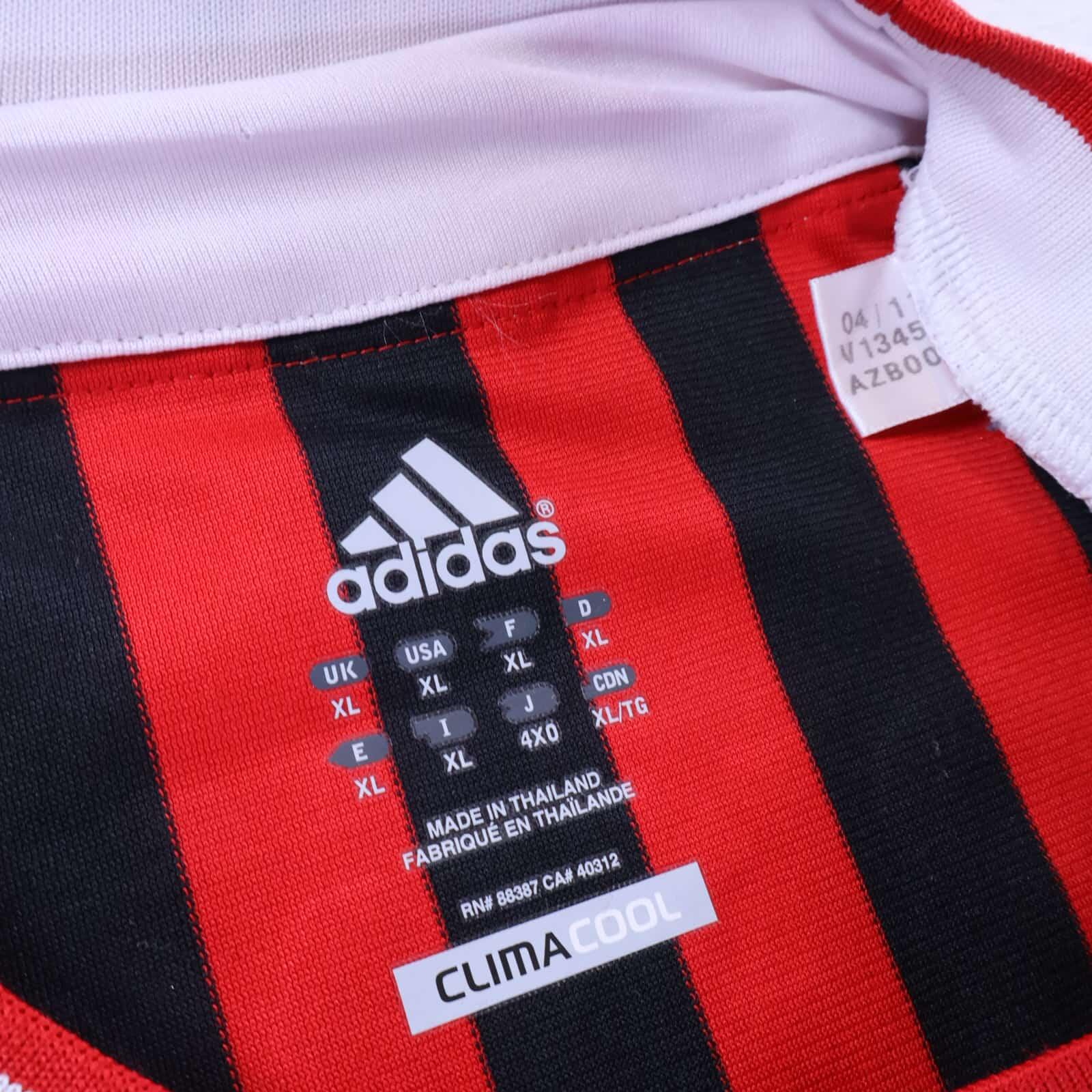 Ac Milan Ibrahimović #11 2011/12 Home Shirt - XL