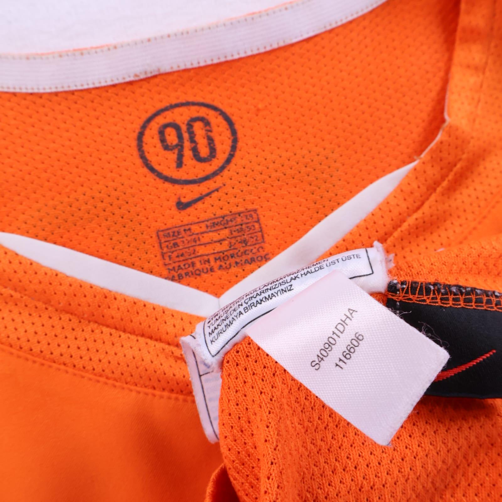 Netherlands Robben #19 2004/06 Home Shirt - M