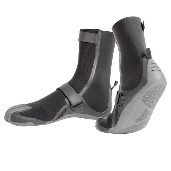 ! alt : ad19b650-fac5-452f-a9bc-fb902f27f13c ! title : Billabong-Revolution-3mm-boot-split-toe.jpg ! desc : ! caption :