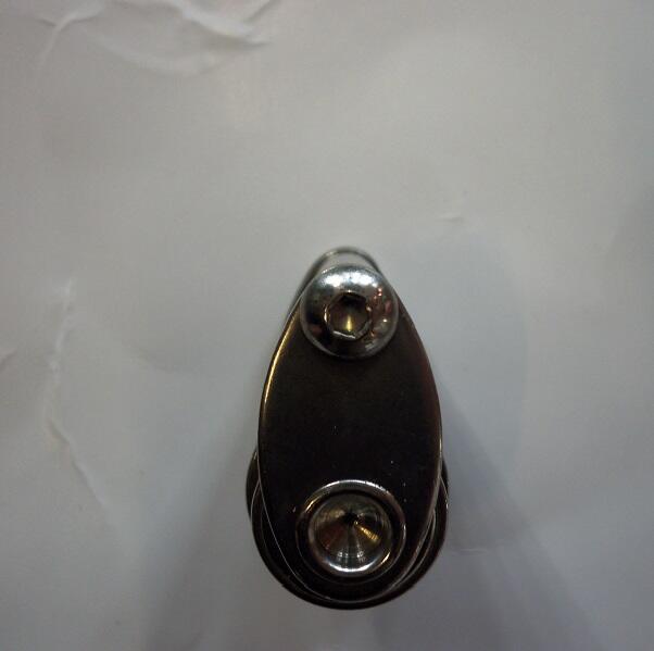 ! alt : 389ab74b-747b-4254-8328-8c50beeb08bb ! title : Attitude_sail_pulley_1-2.jpg ! desc : ! caption :