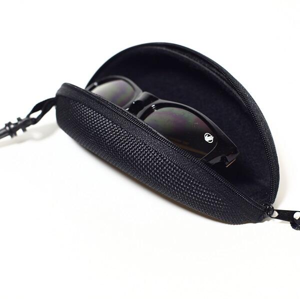 ! alt : 795ed255-2cb8-422b-b753-f4d98e2cdf0e ! title : Sunglasses-hard-case-5-1.jpg ! desc : ! caption :