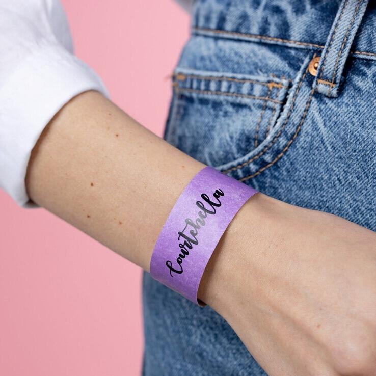 Black logo design printed custom cheap budget wristband