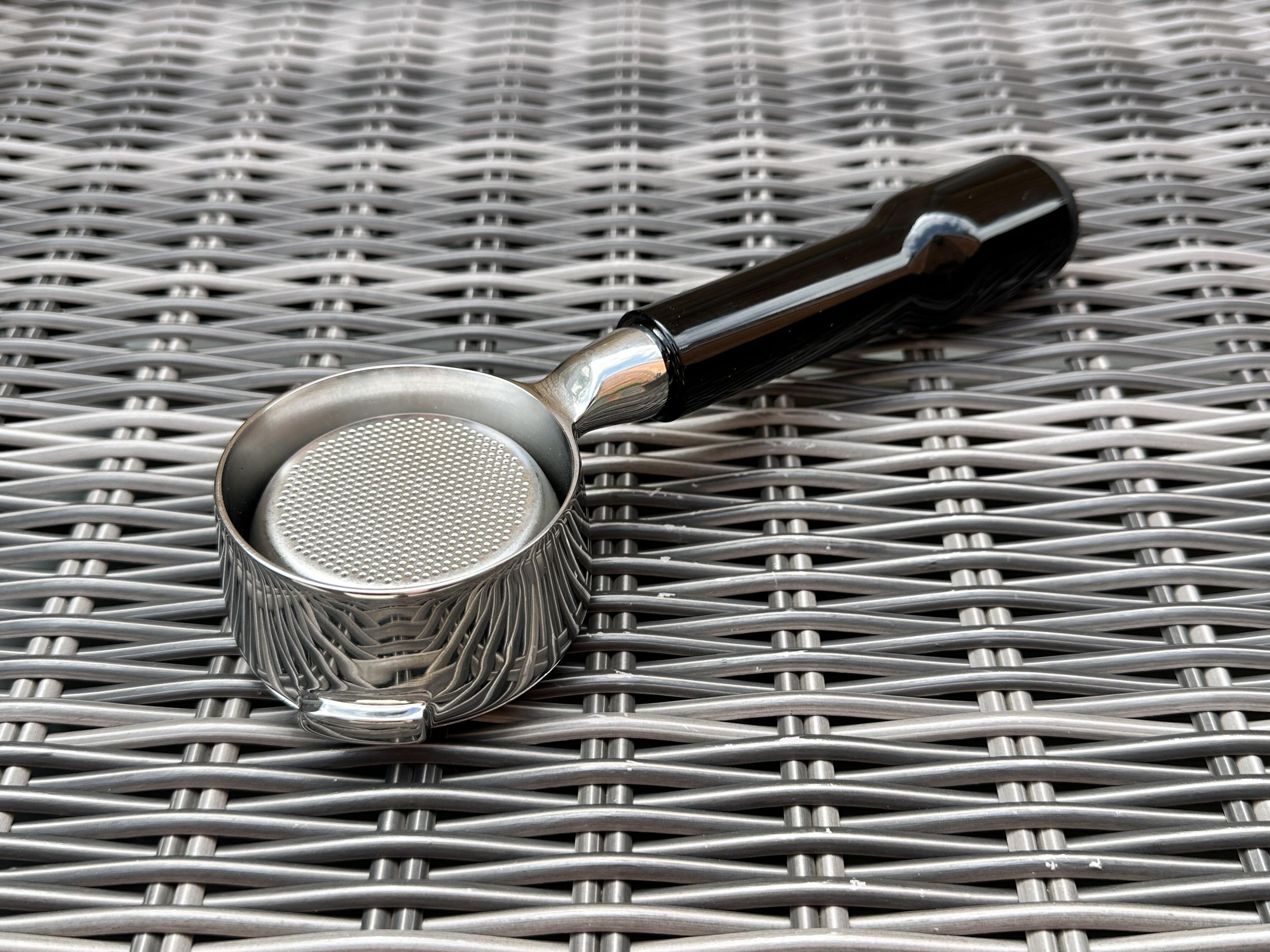 Gloss black handle 2