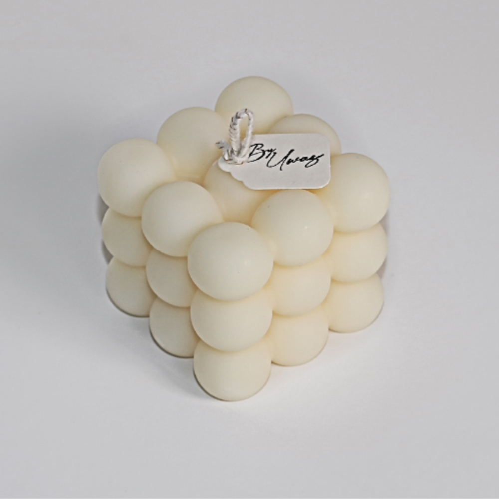 Vanilla & anise handmade soy wax bubble candle in cream.