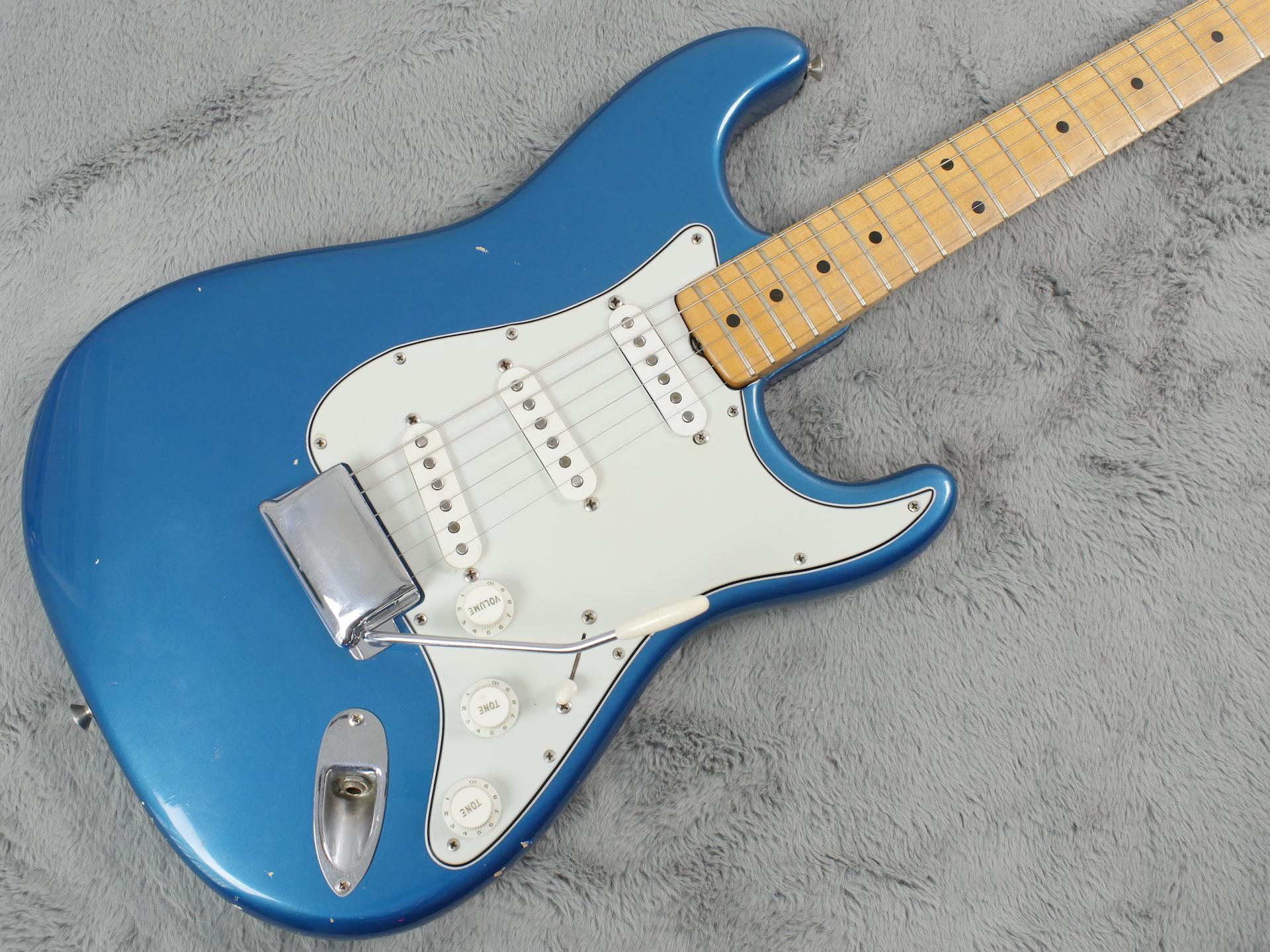 Therefore Thigh wing 1954 Fender Stratocaster Lake Placid Blue + HSC