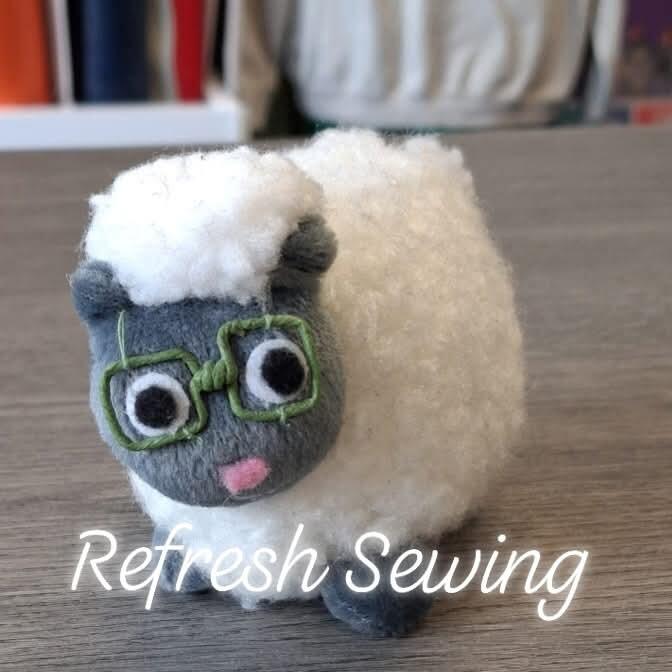 Hobbygift Pincushion: Sheep