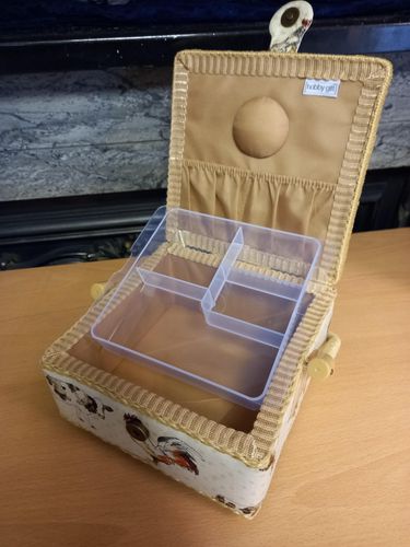HobbyGift Sewing Box: Farm animals
