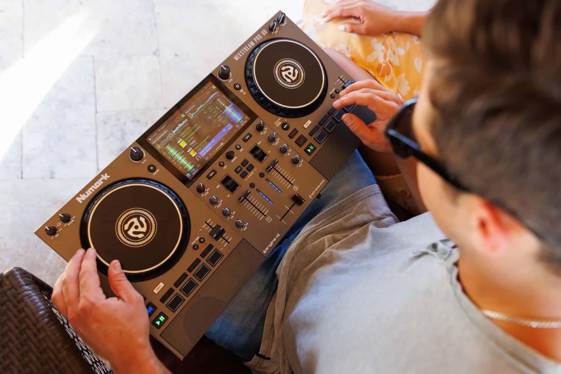Numark Mixstream Pro Go lifestyle image 1
