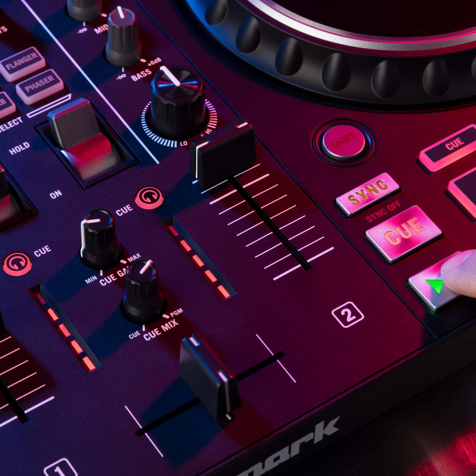 Numark Mixtrack Platinum FX lifestyle image 3