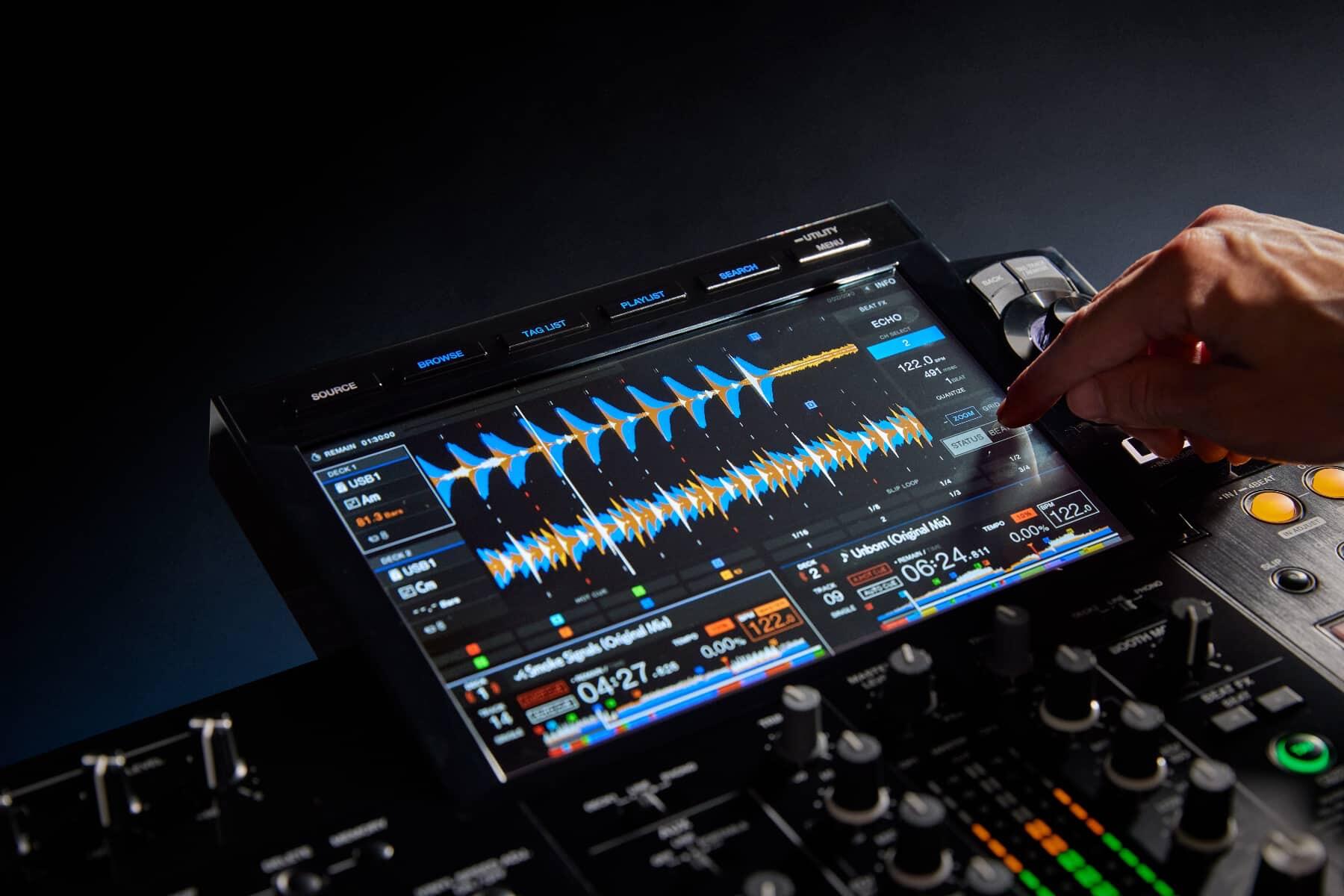 Pioneer DJ XDJ-RX3 lifestyle image 2