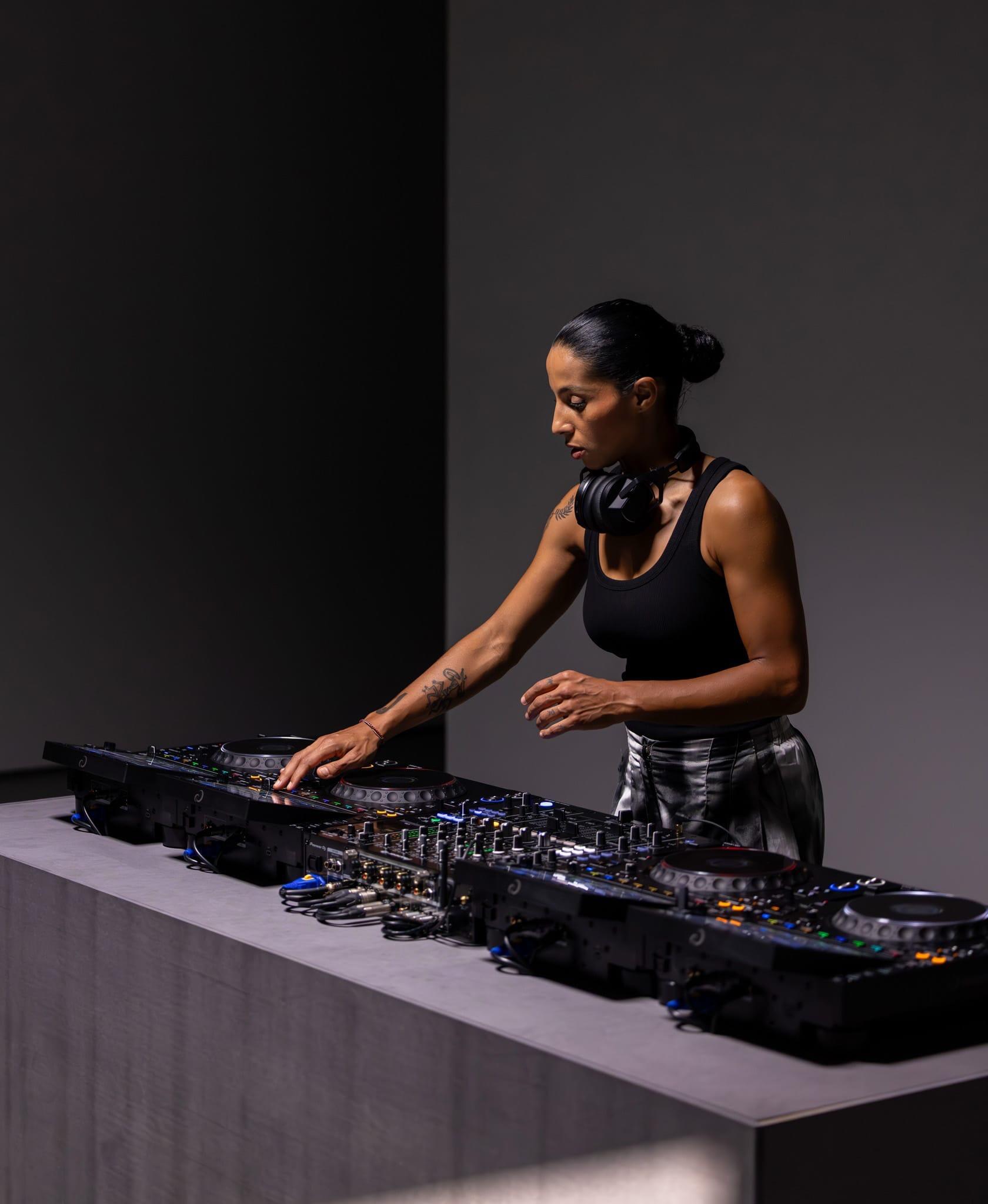 AlphaTheta CDJ-3000X lifestyle setup 2