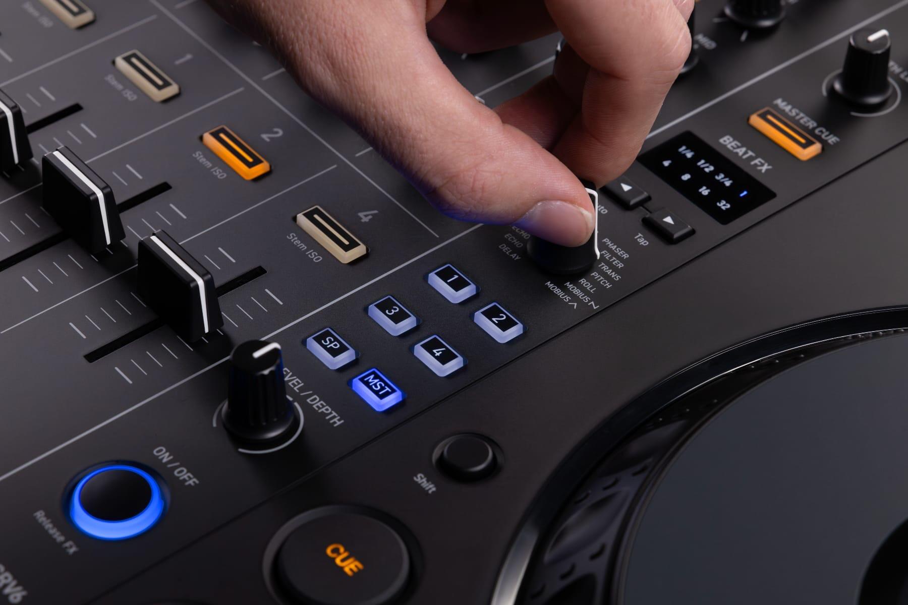 AlphaTheta DDJ-GRV6 lifestyle image 3