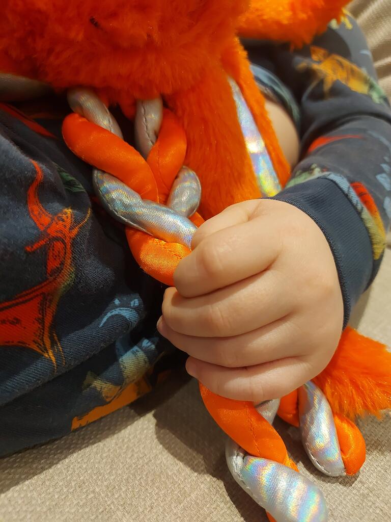 How Babies Interact With The Umbilical Cord