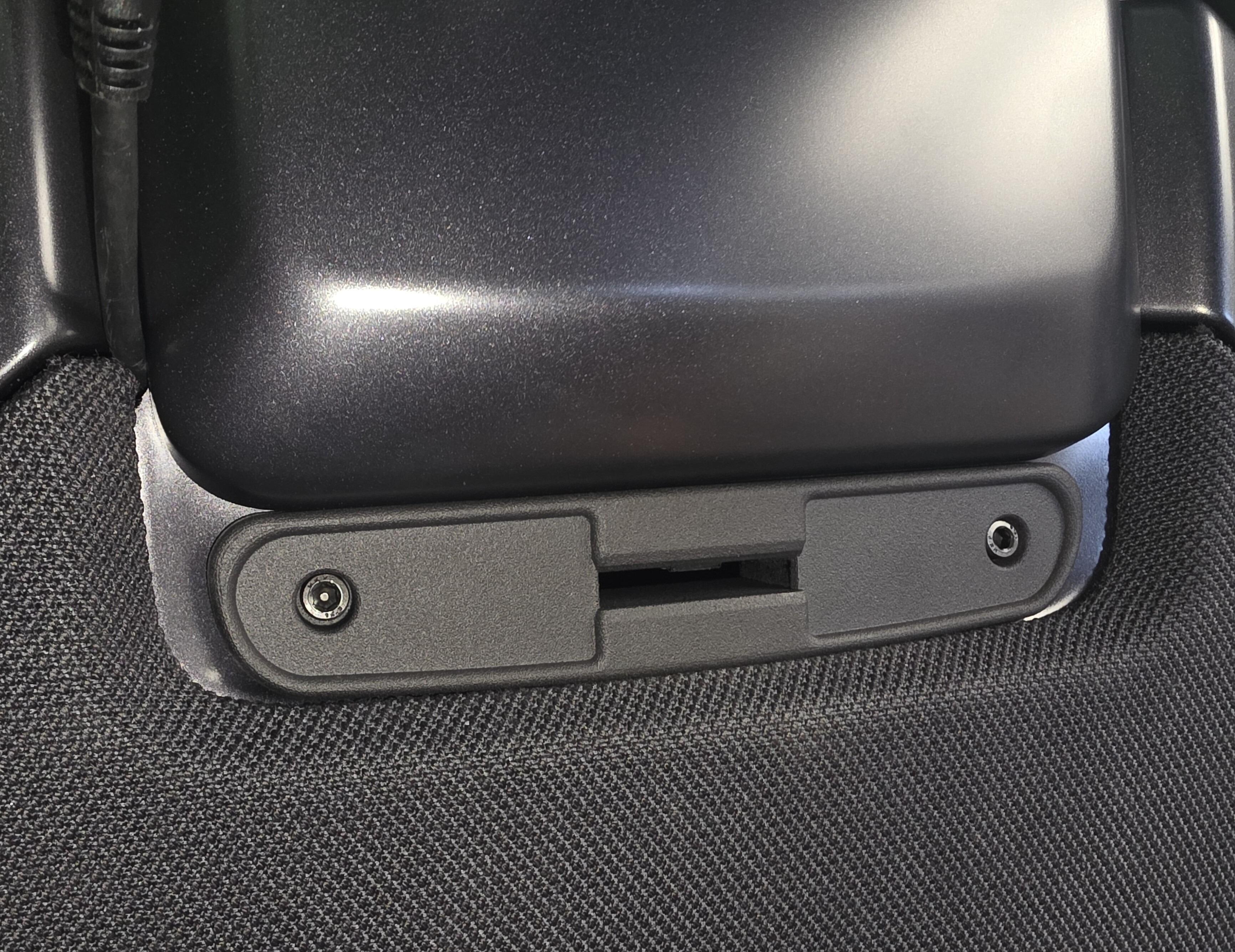 Screen Mount 3