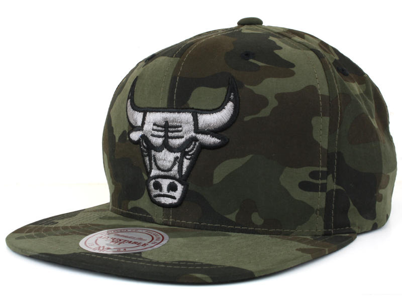 Mitchell and Ness Chicago Bulls Camo Woodland Camo Snapbacks