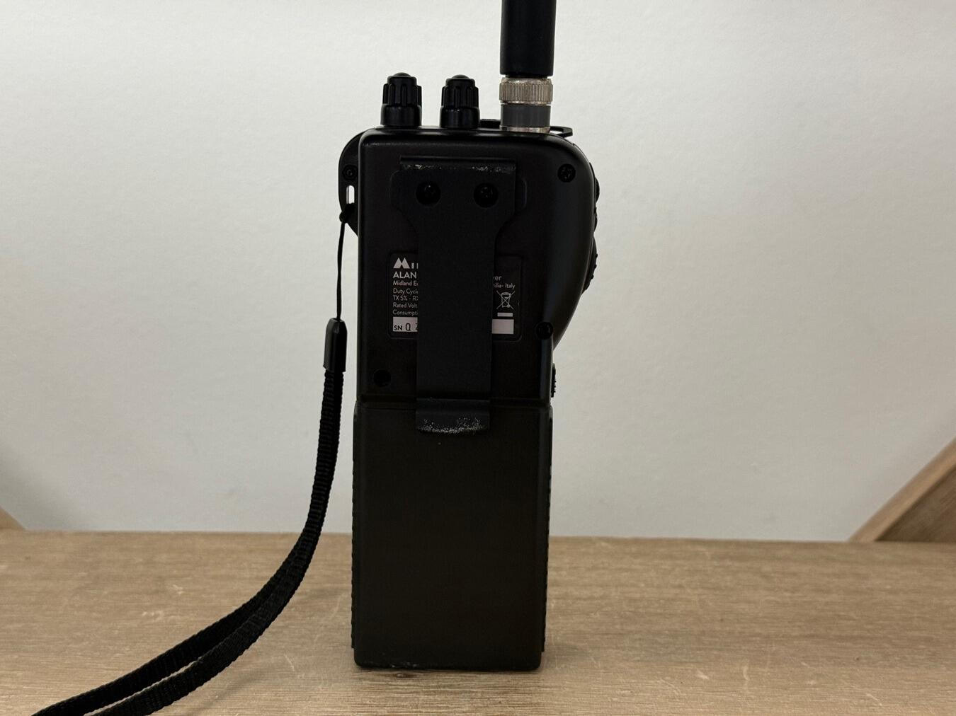 Midland ALAN 42 DS rear panel and battery compartment – Radioworld UK