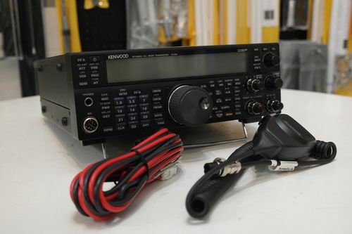 Kenwood TS-590S HF 50MHz transceiver front panel view