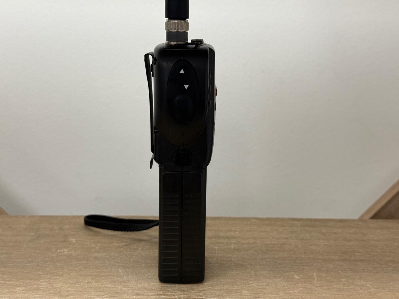 Midland ALAN 42 DS portable CB radio side profile – Radioworld UK