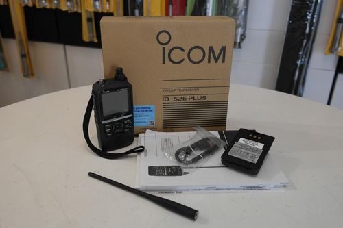 Icom ID-52E Plus D-STAR handheld transceiver front view