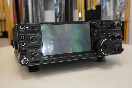 Icom IC-7610 HF 50MHz SDR transceiver front panel view