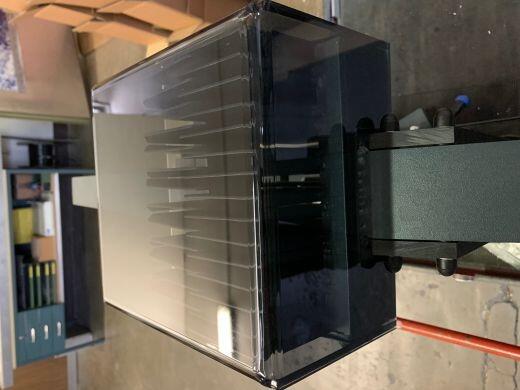 Compact HF loop antenna with automatic tuning capability