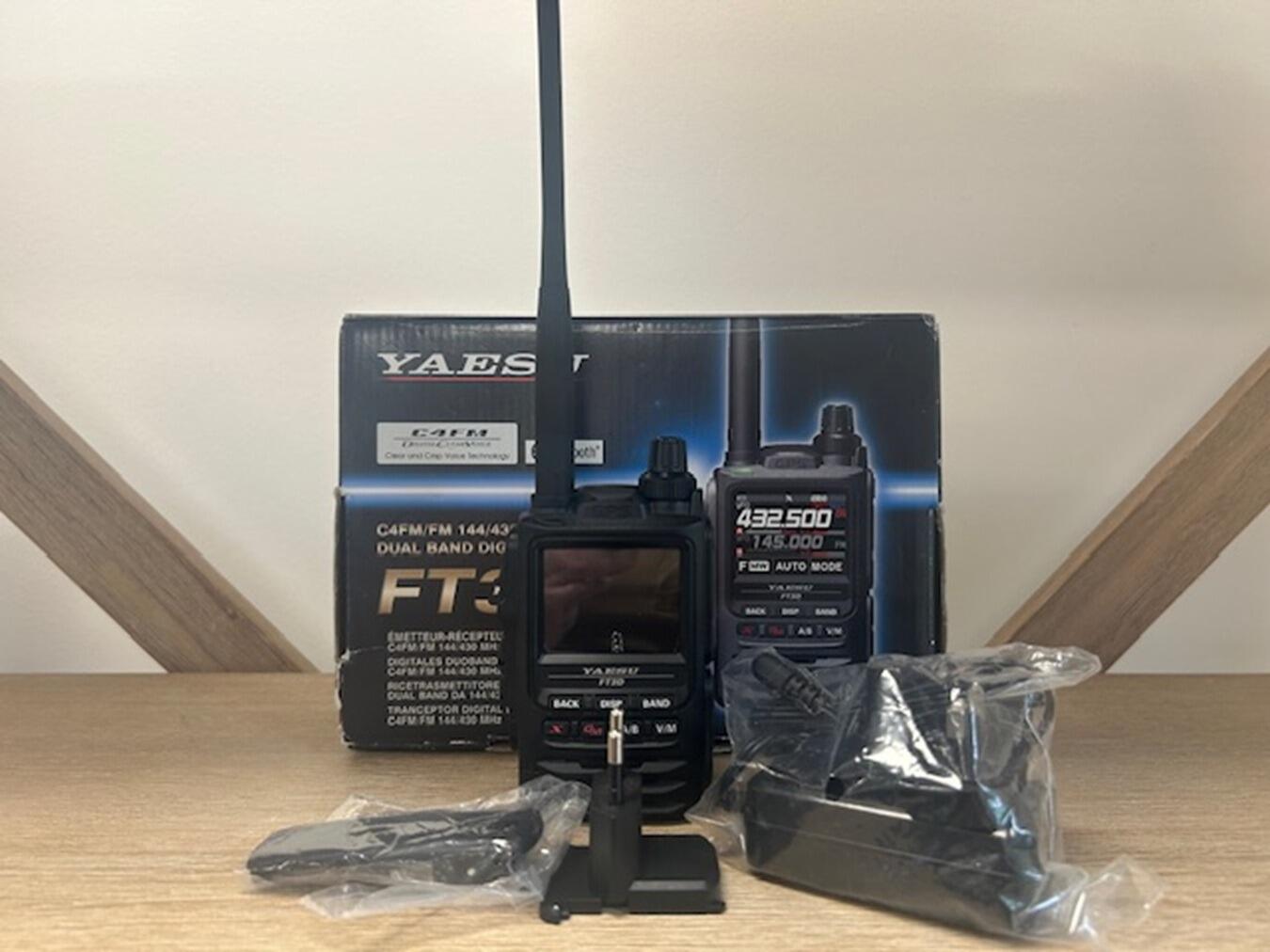 Yaesu FT3DE Portable Ham Radio S/N 9N0902**
