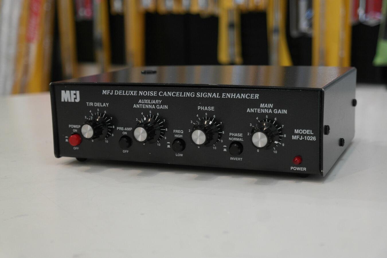 MFJ-1026 controls and noise cancelling adjustment knobs close up