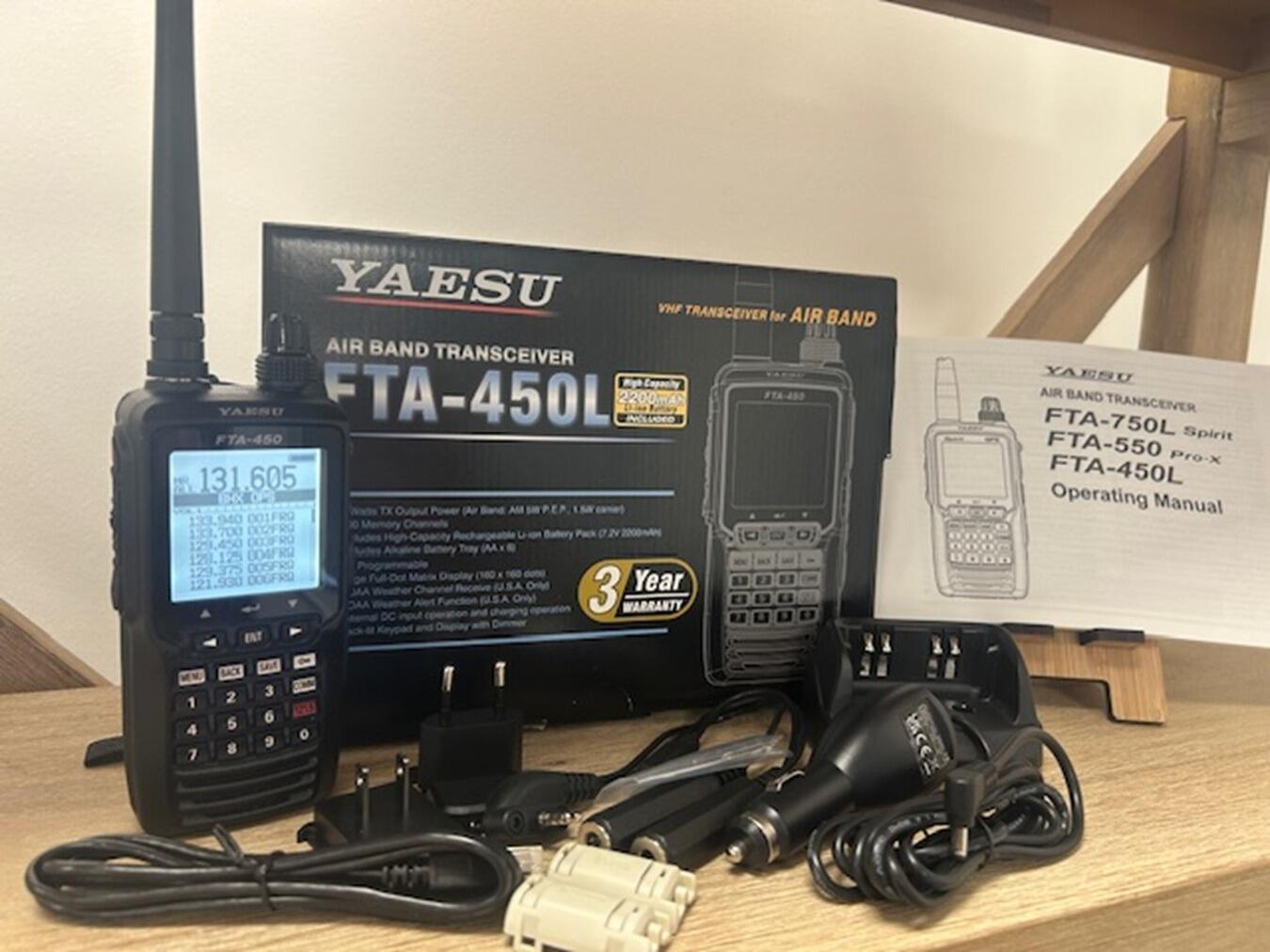 Compact Airband Transceiver Yaesu FTA-450L