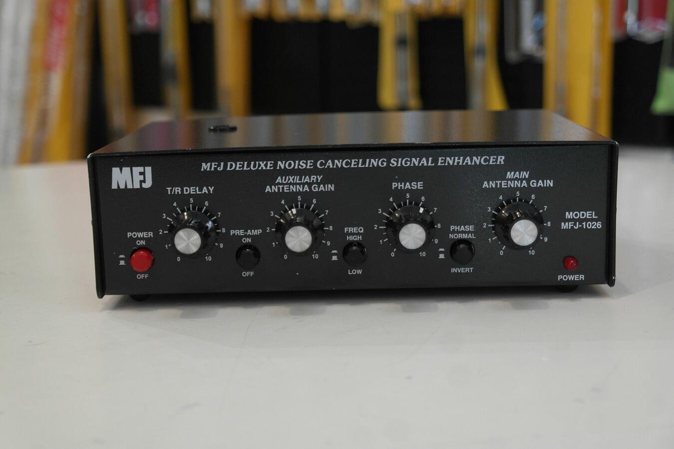 MFJ-1026 1.8 to 30 MHz active antenna unit front view