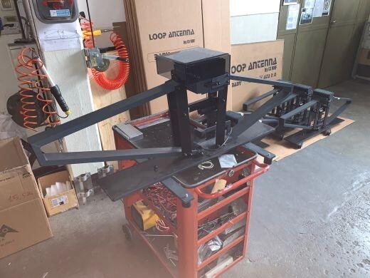 Ciro Mazzoni Stealth Loop antenna with capacitor assembly