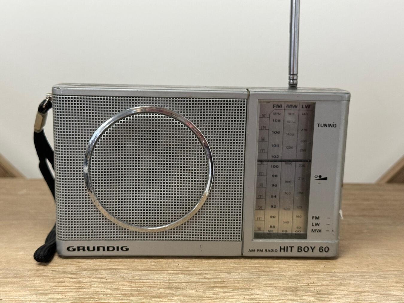 Rescue Rigs Grundig Hit Boy 60 portable radio