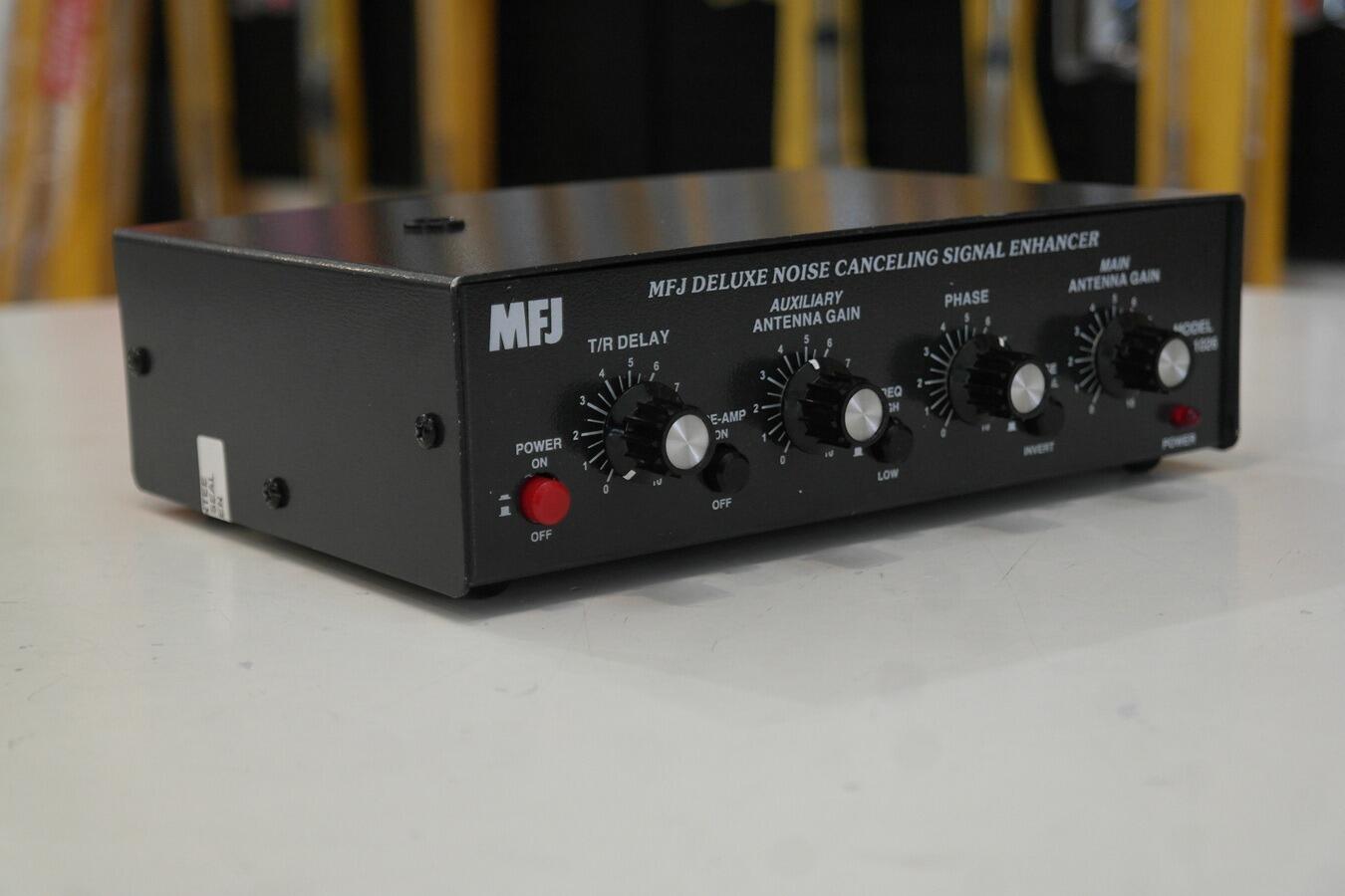 MFJ-1026 noise canceller controls and switches detail