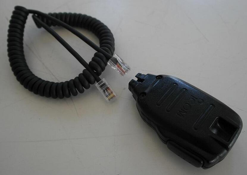 Icom microphone accessory – durable coiled cable with RJ11 connectors for clear audio