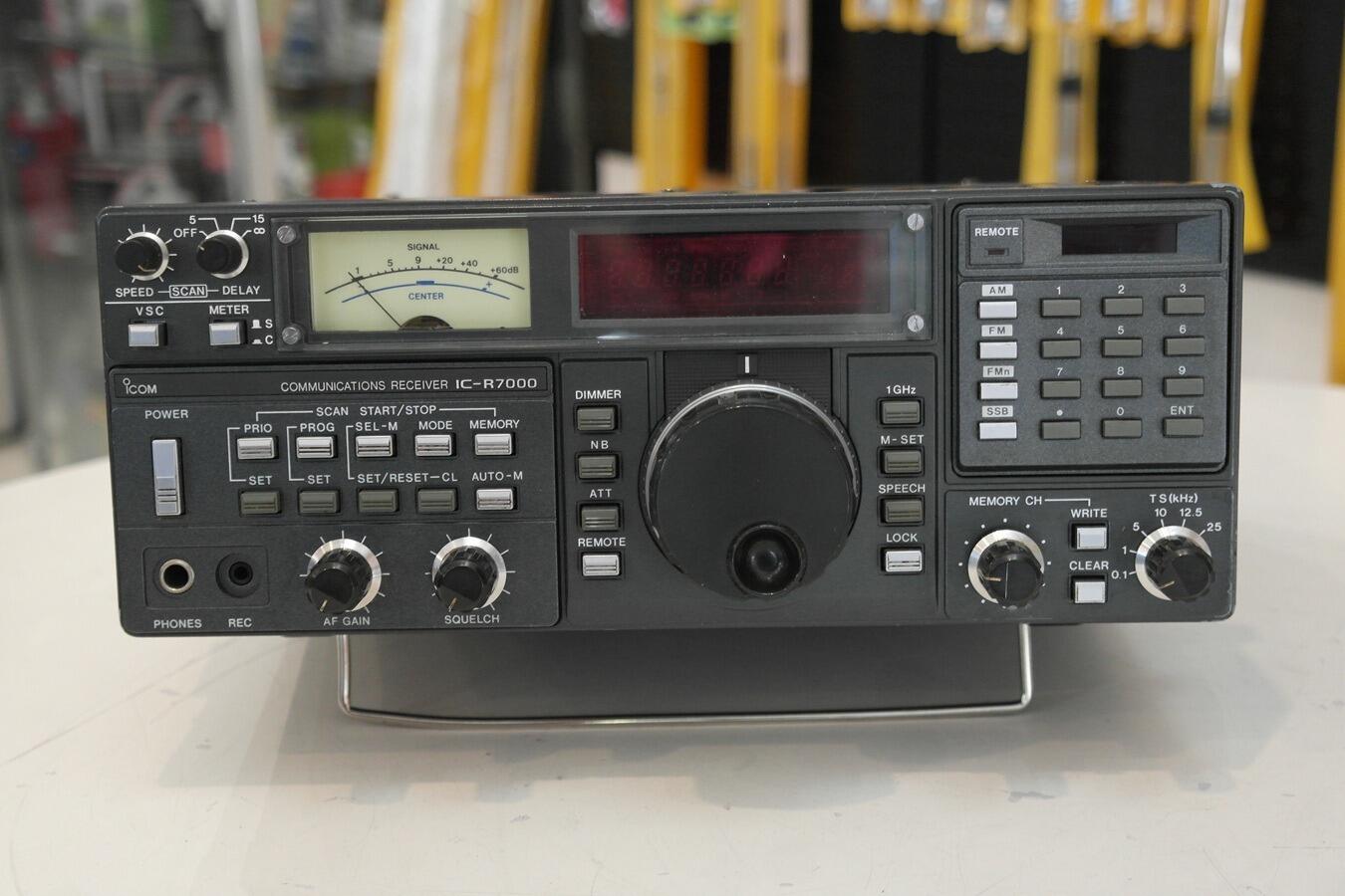 Icom IC-R7000 wideband receiver powered on display